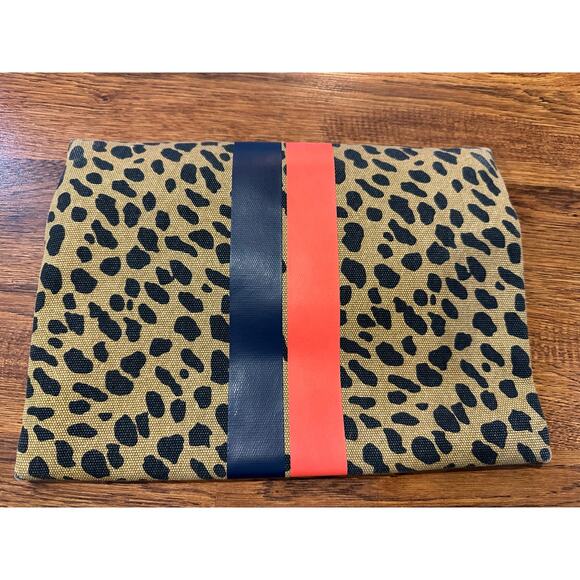 Stella & Dot Women's Bellamy Leopard Print Clutch with Removable Crossbody Chain - Picture 2 of 9